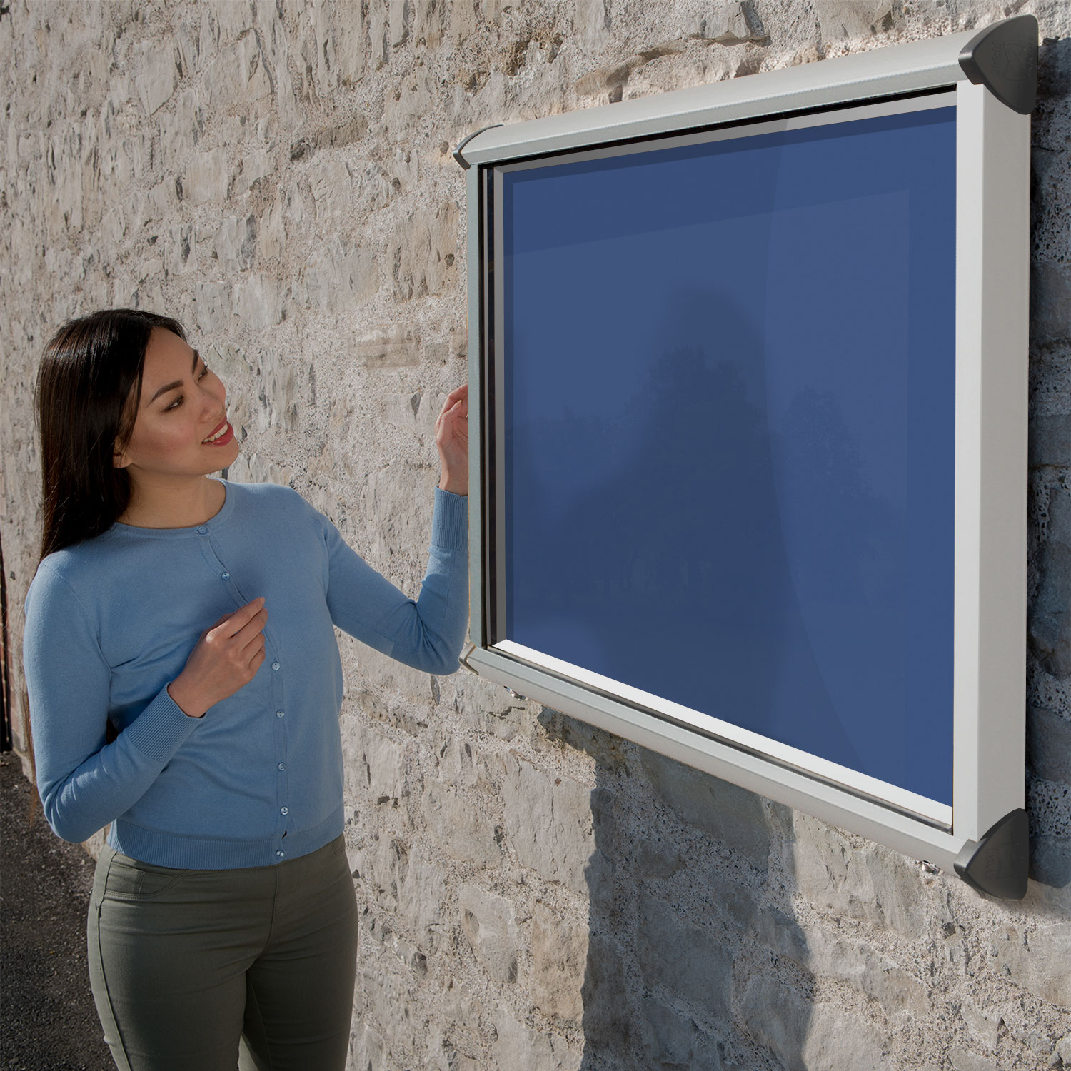 External Lockable Noticeboard with Aluminium Frame